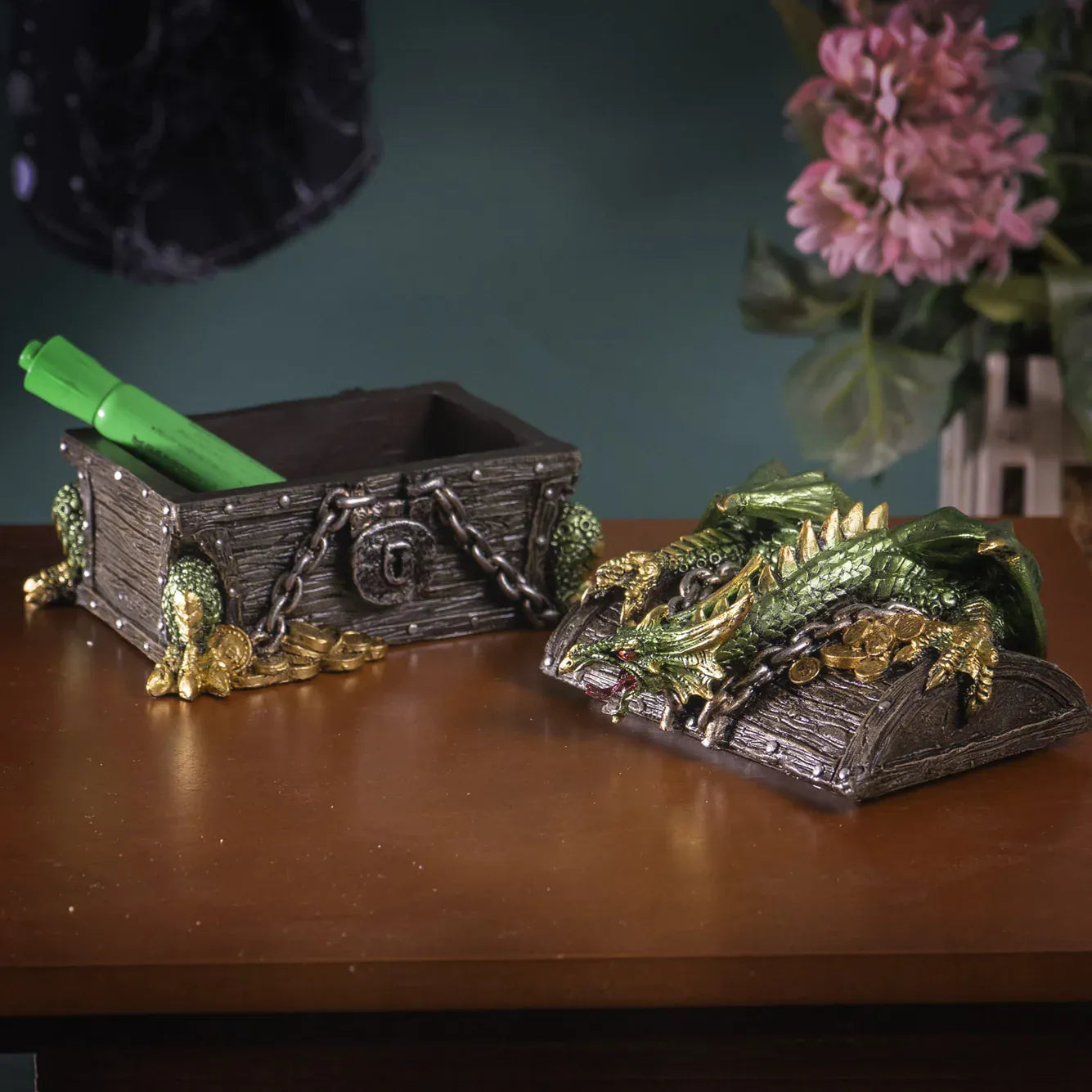 PACIFIC TRADING 'Guardian of the Treasure' Stash Box