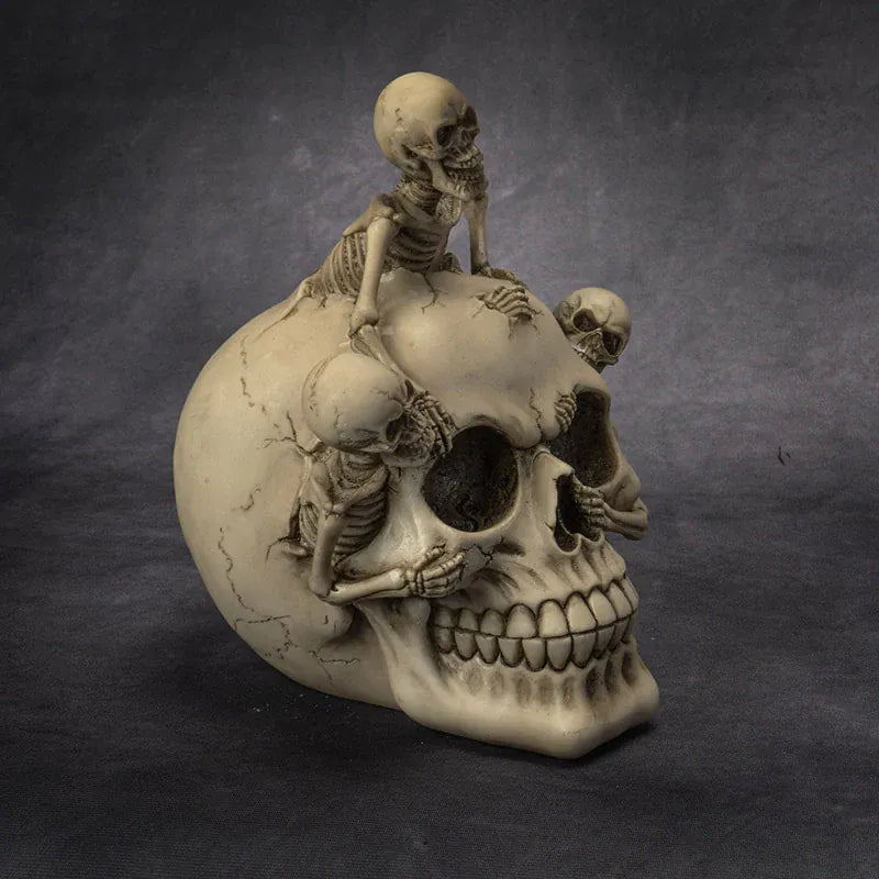 PACIFIC TRADING '3 Escaping Skeletons' Skull