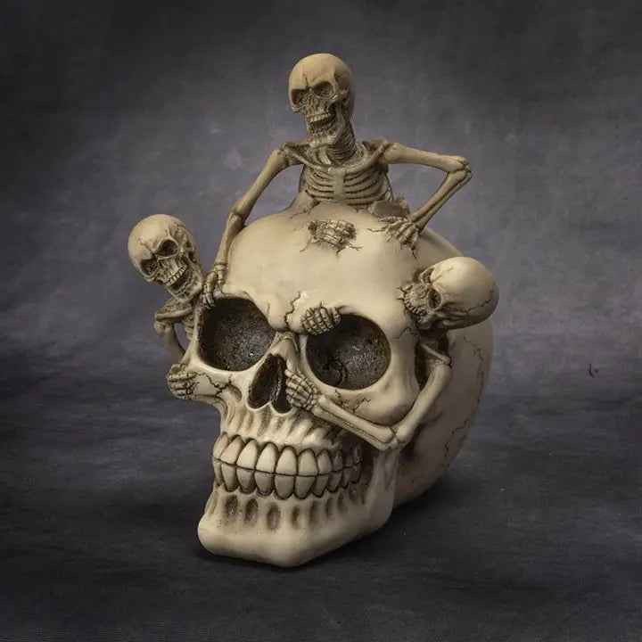 PACIFIC TRADING '3 Escaping Skeletons' Skull